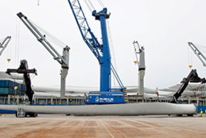 Rhenus Project Logistics - Crane loads huge wind wheel