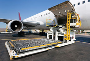 Rhenus Airfreight - A cargo plane is loaded